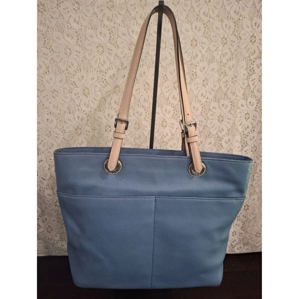 EUC Michael Kors Light Blue Leather Medium Top Zip Pocket Tote